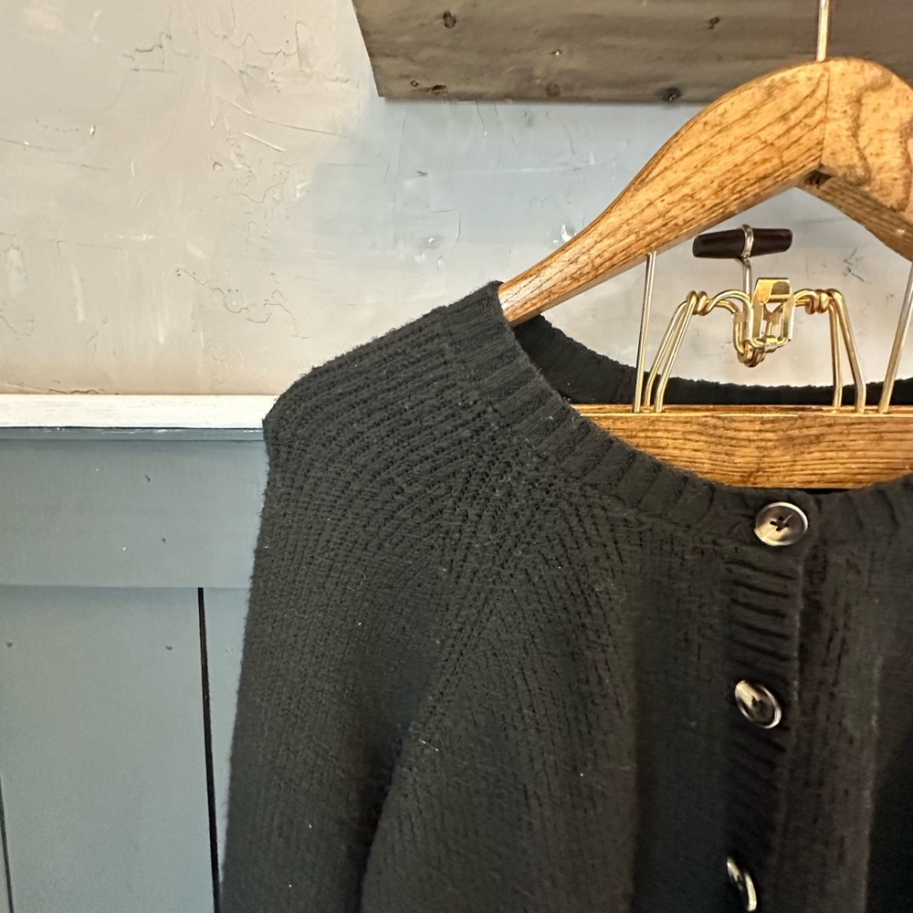 Torrid Button Up V-neck Fuzzy Cardigan Pullover Long Sleeve Size 3/3X (22/24) - Picture 6 of 11